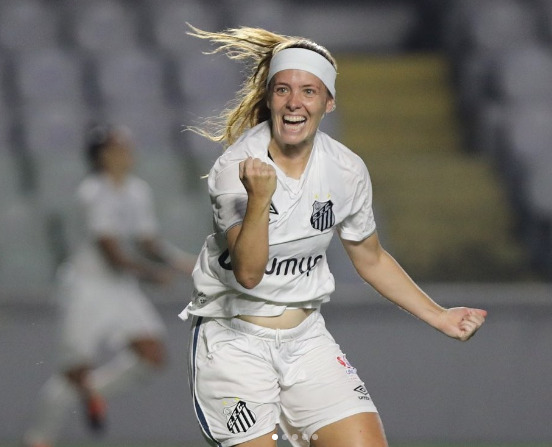 Santos supera Corinthians no Brasileiro de Futebol Feminino