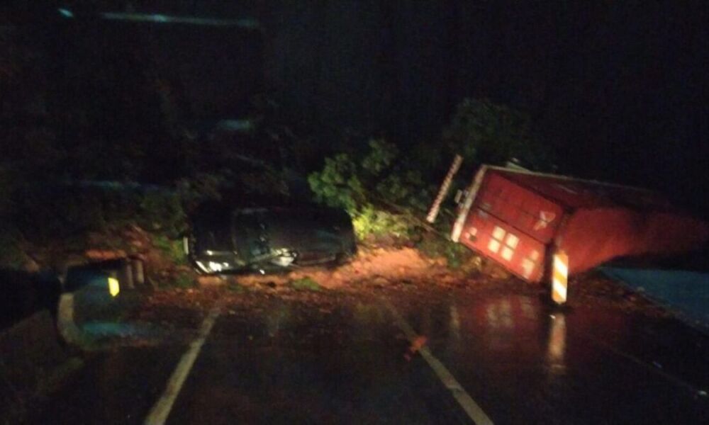 Acidente na Curva do Cavalo Morto envolve seis veículos e faz