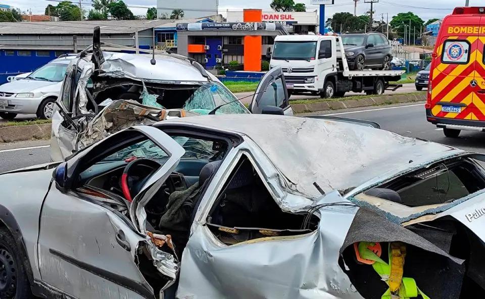 Motorista Se Emociona Ao Escapar Ileso Após Carro Invadir Pista Contrária ‘nasci De Novo 