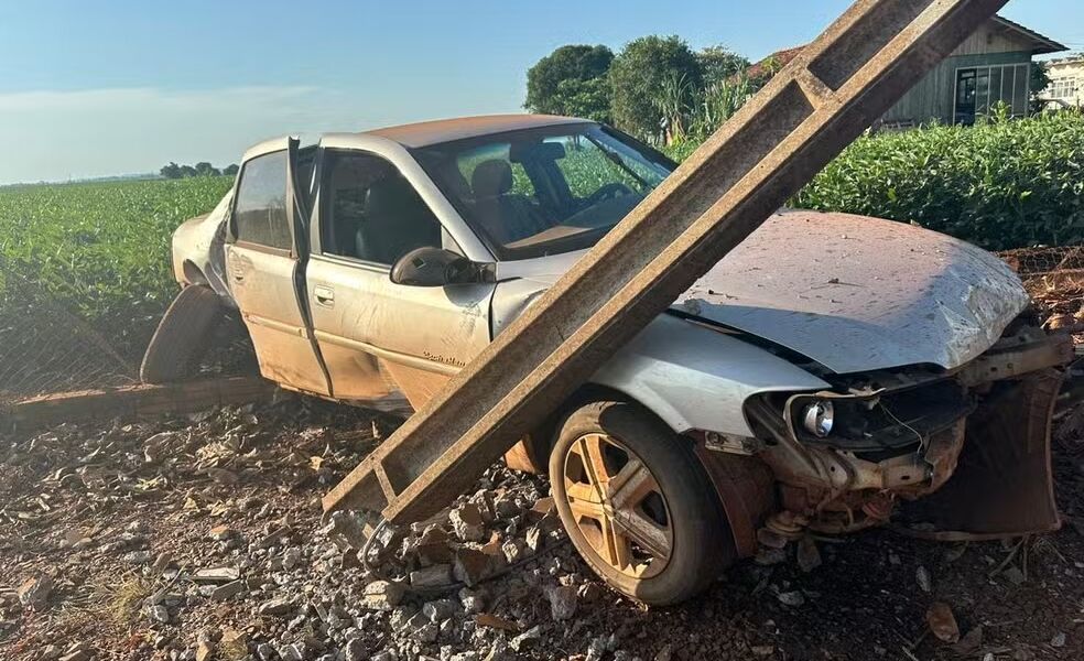 Oito pessoas ficam gravemente feridas após forte batida entre dois carros  na PR-317, em Toledo, Oeste e Sudoeste